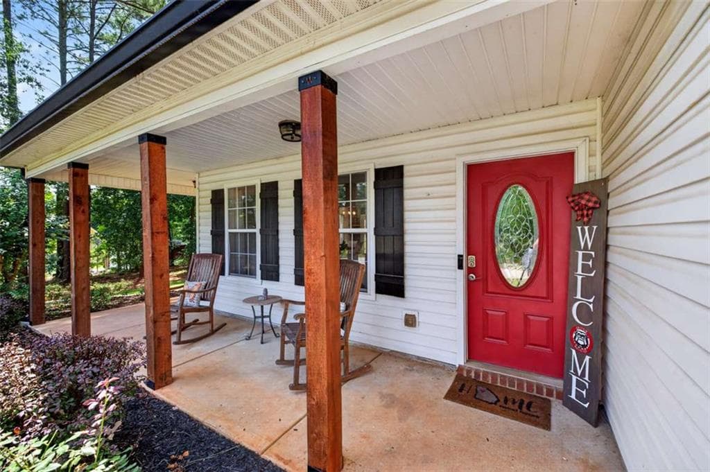 4 bedroom, 2 bathroom, 1,897 sq ft single family residence under contract at 1041 Matthews Way, Mcdonough, GA 30252 — photo 6