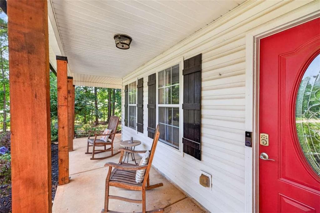4 bedroom, 2 bathroom, 1,897 sq ft single family residence under contract at 1041 Matthews Way, Mcdonough, GA 30252 — photo 7