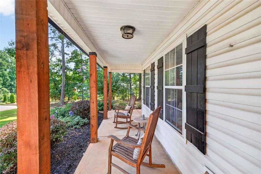 4 bedroom, 2 bathroom, 1,897 sq ft single family residence under contract at 1041 Matthews Way, Mcdonough, GA 30252 — photo 8