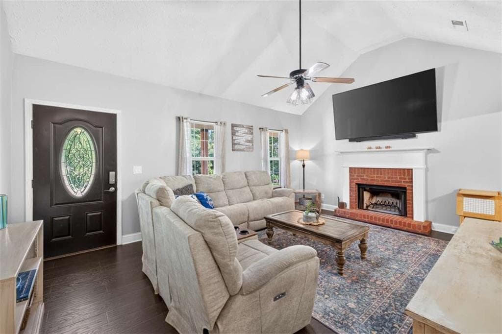4 bedroom, 2 bathroom, 1,897 sq ft single family residence under contract at 1041 Matthews Way, Mcdonough, GA 30252 — photo 9