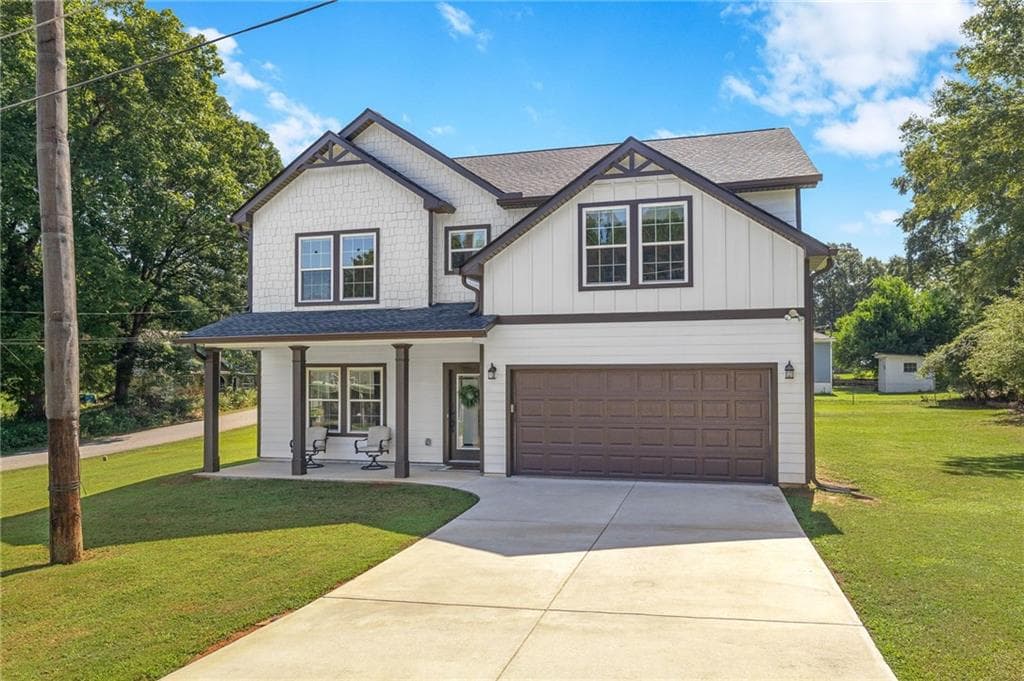 5 bedroom, 3 bathroom, 2,731 sq ft single family residence for sale at 142 Brookwood Avenue, Commerce, GA 30529 — photo 2