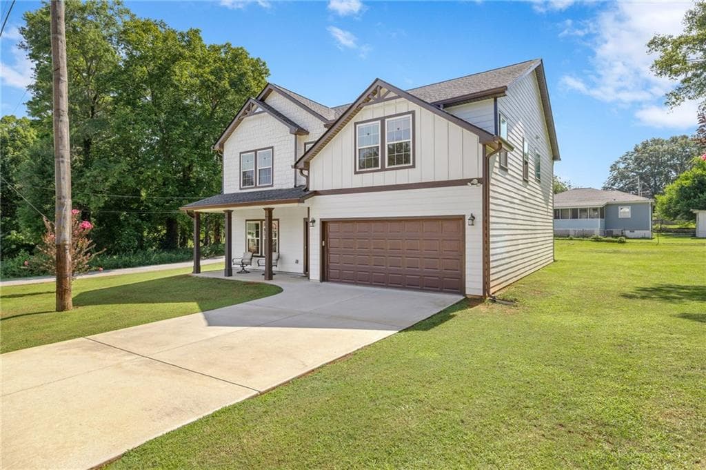 5 bedroom, 3 bathroom, 2,731 sq ft single family residence for sale at 142 Brookwood Avenue, Commerce, GA 30529 — photo 3