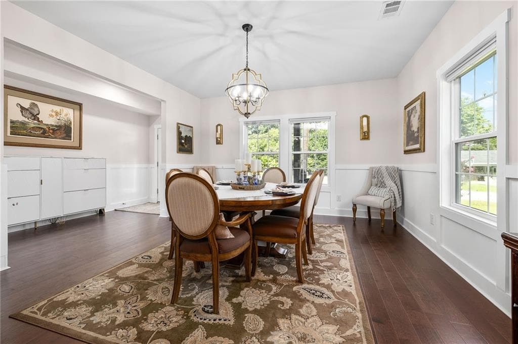 5 bedroom, 3 bathroom, 2,731 sq ft single family residence for sale at 142 Brookwood Avenue, Commerce, GA 30529 — photo 8