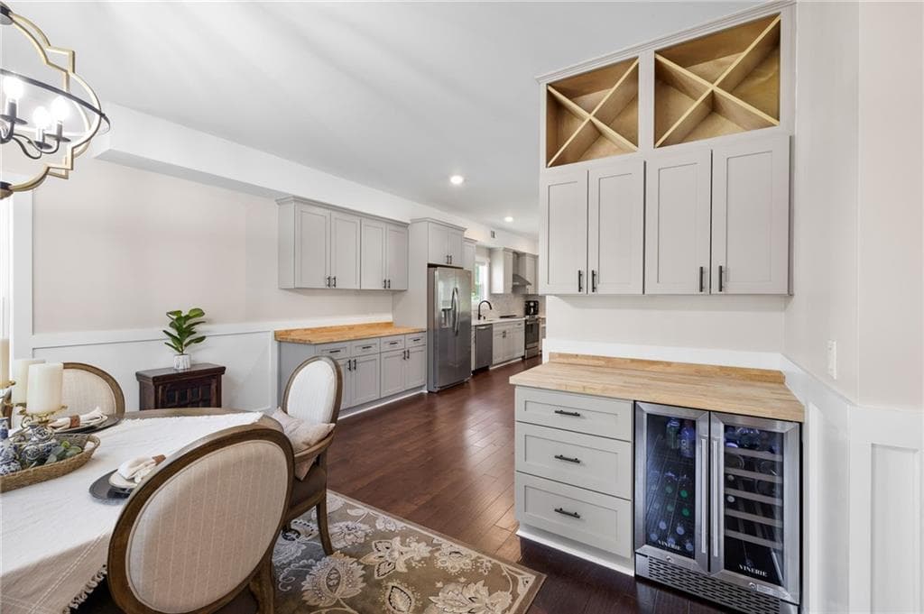 5 bedroom, 3 bathroom, 2,731 sq ft single family residence for sale at 142 Brookwood Avenue, Commerce, GA 30529 — photo 9