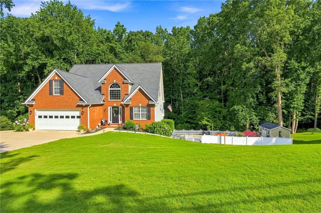 5 bedroom, 4 bathroom, 3,592 sq ft single family residence for sale at 5863 Bay View Drive, Buford, GA 30518 — photo 5