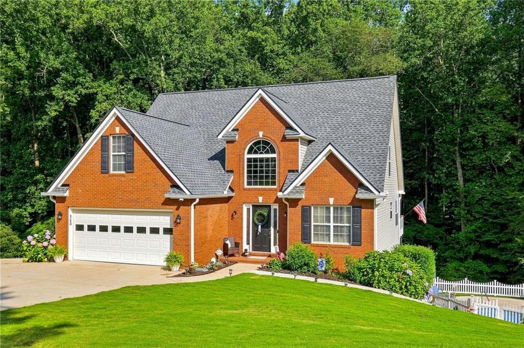 5 bedroom, 4 bathroom, 3,592 sq ft single family residence for sale at 5863 Bay View Drive, Buford, GA 30518 — photo 6