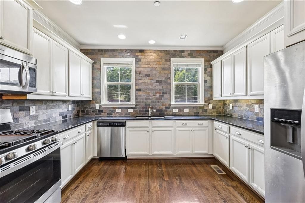 3 bedroom, 4 bathroom, 2,296 sq ft townhouse for sale at 1349 Hawthorne Avenue, Smyrna, GA 30080 — photo 8