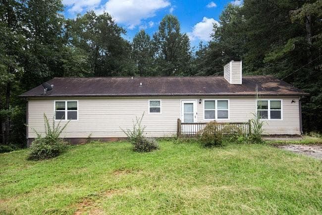 3 bedroom, 2 bathroom, 2,008 sq ft single family residence for sale at 8955 Ochil Lane, Winston, GA 30187 — photo 3