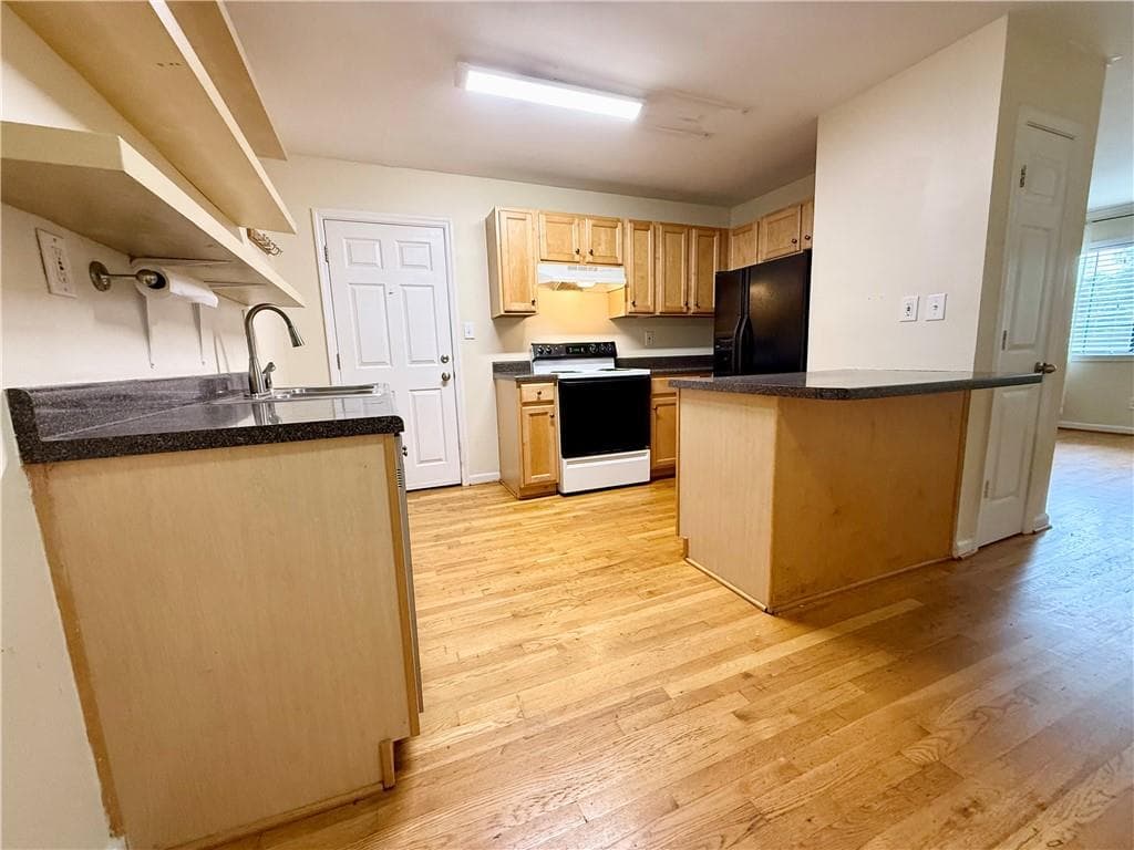 1 bedroom, 1 bathroom, 840 sq ft condominium for rent at 410 Candler Park Drive A1, Atlanta, GA 30307 for $1,600 a month — photo 4