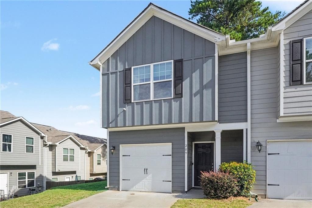 3 bedroom, 3 bathroom, 1,166 sq ft townhouse under contract at 209 Highwood Lane, East Point, GA 30344 — photo 8