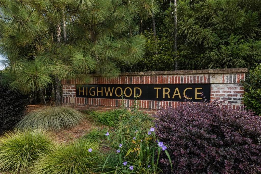3 bedroom, 3 bathroom, 1,166 sq ft townhouse under contract at 209 Highwood Lane, East Point, GA 30344 — photo 6