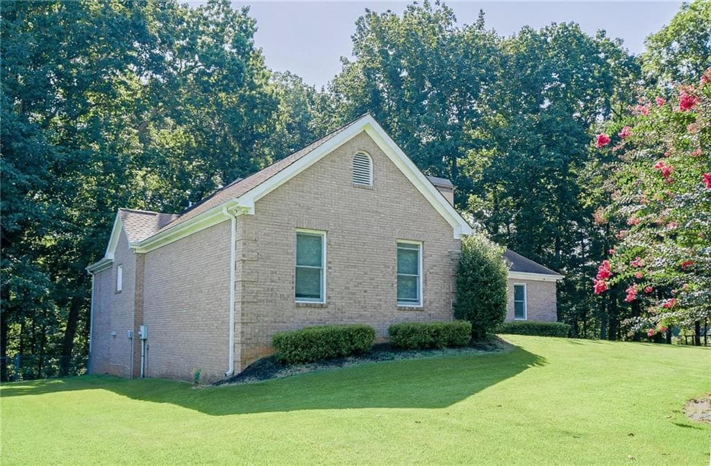 4 bedroom, 3 bathroom, 2,188 sq ft single family residence for sale at 647 Than Skinner Road, Winder, GA 30680 — photo 2