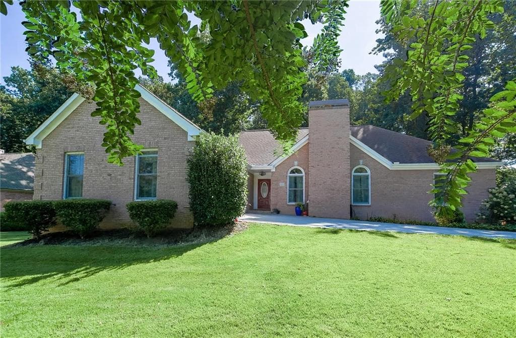 4 bedroom, 3 bathroom, 2,188 sq ft single family residence for sale at 647 Than Skinner Road, Winder, GA 30680 — photo 3