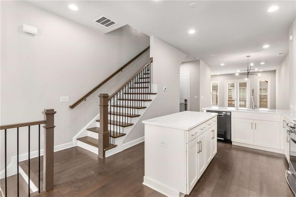 2 bedroom, 4 bathroom, 1,801 sq ft townhouse for rent at 4312 Parkside Place, Atlanta, GA 30342 for $3,950 a month — photo 5