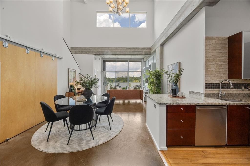 3 bedroom, 2 bathroom, 1,508 sq ft condominium under contract at 130 Arizona Avenue 407, Atlanta, GA 30307 — photo 2