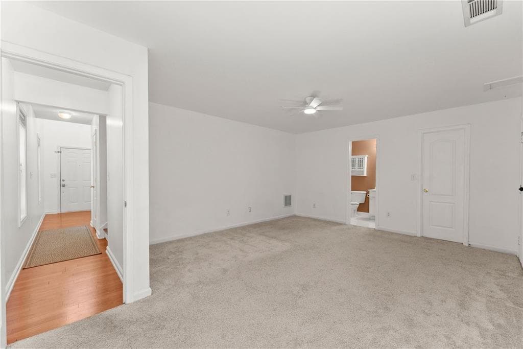 3 bedroom, 4 bathroom, 2,130 sq ft townhouse for sale at 446 Sandtrap Lane, Buford, GA 30518 — photo 3