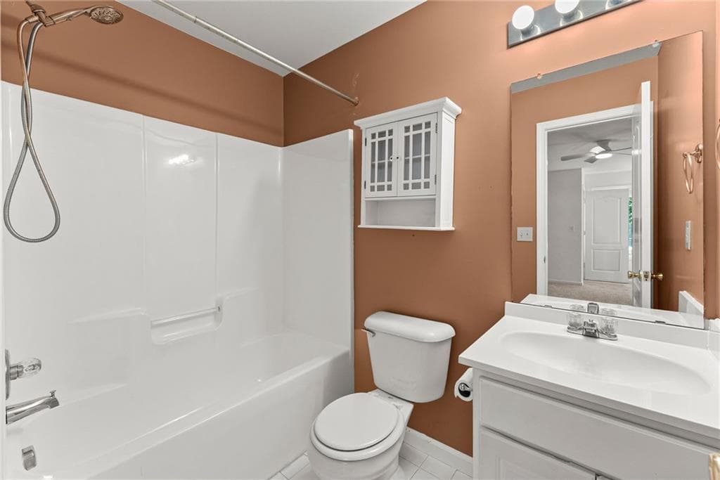 3 bedroom, 4 bathroom, 2,130 sq ft townhouse for sale at 446 Sandtrap Lane, Buford, GA 30518 — photo 4