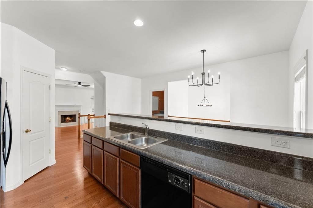 3 bedroom, 4 bathroom, 2,130 sq ft townhouse for sale at 446 Sandtrap Lane, Buford, GA 30518 — photo 6