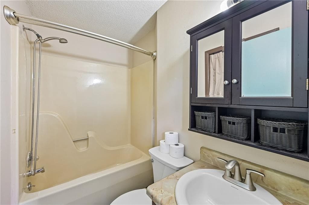 3 bedroom, 2 bathroom, 1,823 sq ft single family residence for sale at 911 Grant Town Road, Munford, AL 36268 — photo 10