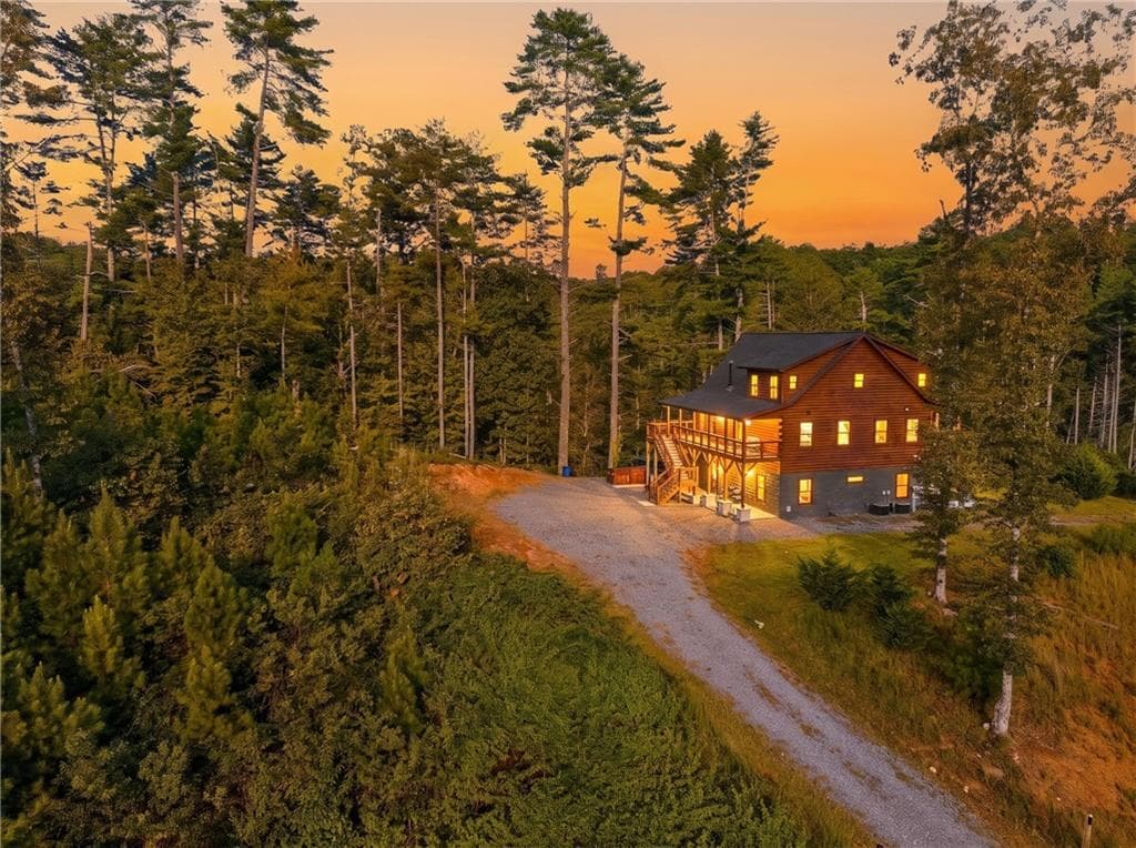 5 bedroom, 4 bathroom, 3,151 sq ft single family residence for sale at 643 Woodstone Trail, Ellijay, GA 30540 — photo 3
