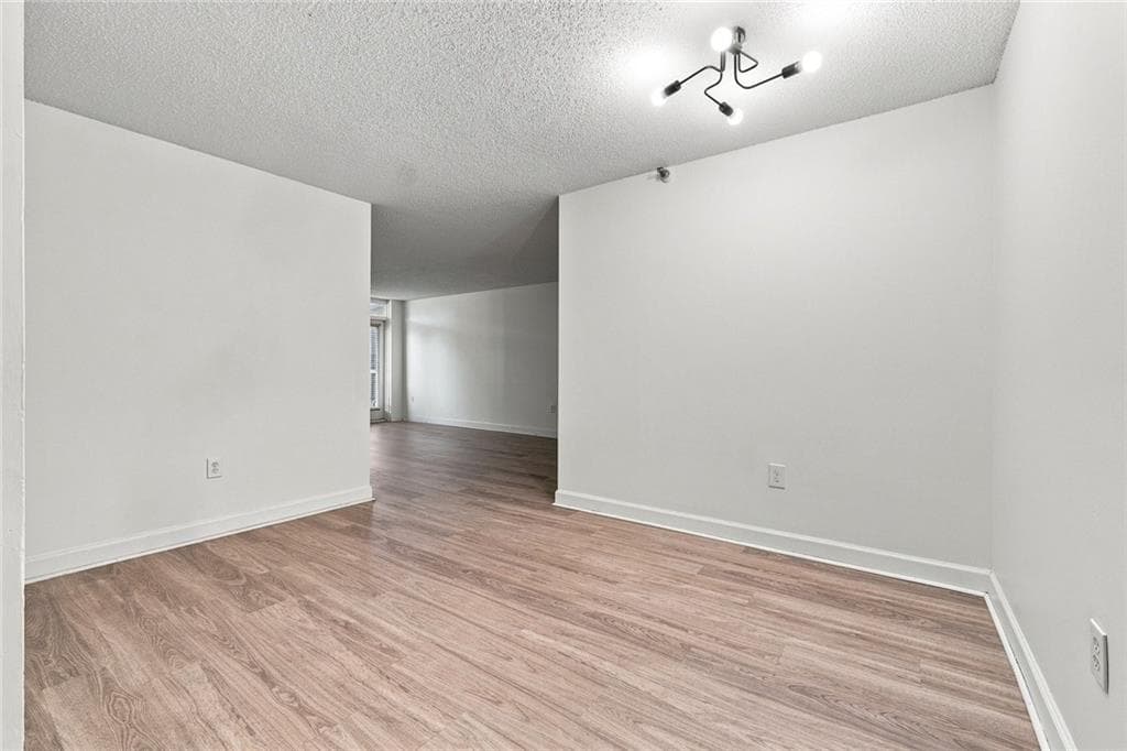 2 bedroom, 1 bathroom, 1,014 sq ft condominium under contract at 375 Ralph Mcgill Boulevard 401, Atlanta, GA 30312 — photo 10