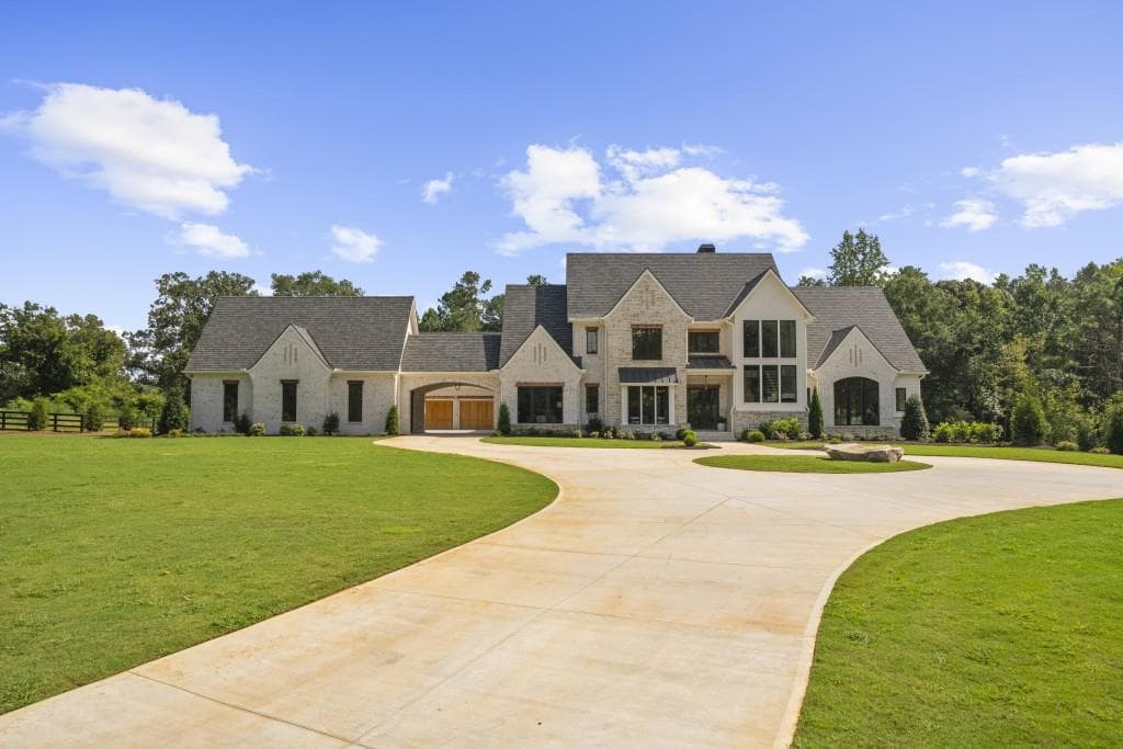 6 bedroom, 8 bathroom, 7,500 sq ft single family residence under contract at 113 Hickory Flat Rd, Alpharetta, GA 30004 — photo 2