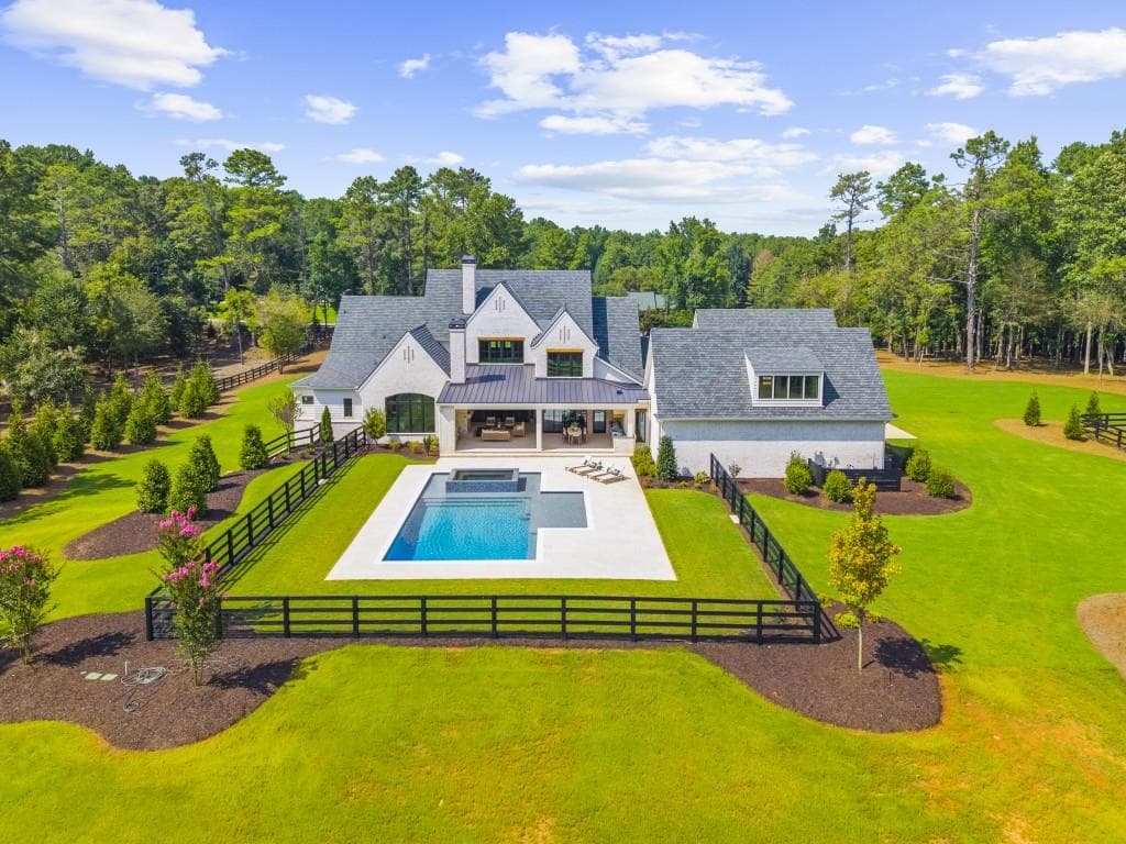 6 bedroom, 8 bathroom, 7,500 sq ft single family residence under contract at 113 Hickory Flat Rd, Alpharetta, GA 30004 — photo 3