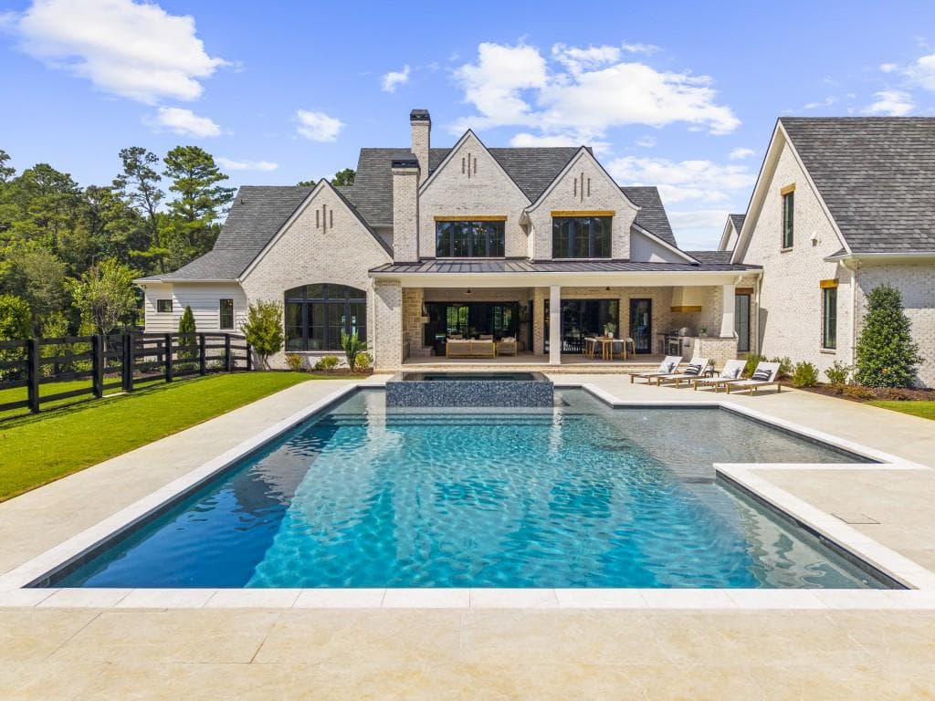 6 bedroom, 8 bathroom, 7,500 sq ft single family residence under contract at 113 Hickory Flat Rd, Alpharetta, GA 30004 — photo 4