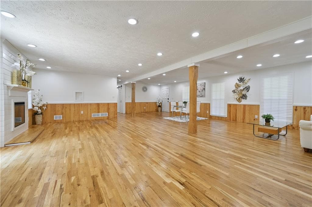 3 bedroom, 2 bathroom, 1,989 sq ft single family residence for sale at 5692 Rosser Court, Lilburn, GA 30047 — photo 4