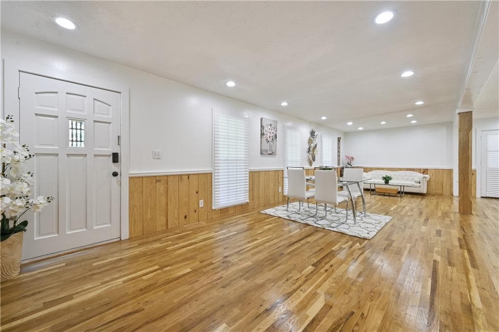 3 bedroom, 2 bathroom, 1,989 sq ft single family residence for sale at 5692 Rosser Court, Lilburn, GA 30047 — photo 7