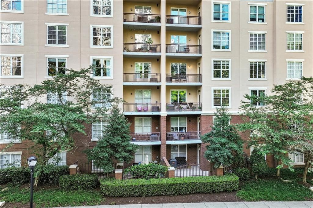 2 bedroom, 2 bathroom, 1,169 sq ft condominium for sale at 1101 Juniper Street #319, Atlanta, GA 30309 — photo 4