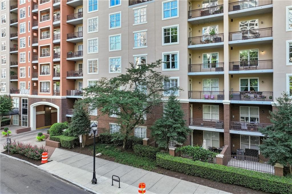2 bedroom, 2 bathroom, 1,169 sq ft condominium for sale at 1101 Juniper Street #319, Atlanta, GA 30309 — photo 5