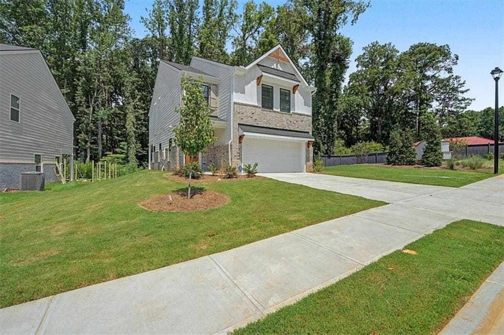 4 bedroom, 3 bathroom, 1,912 sq ft single family residence for sale at 2030 Linda Drive, Austell, GA 30168 — photo 4
