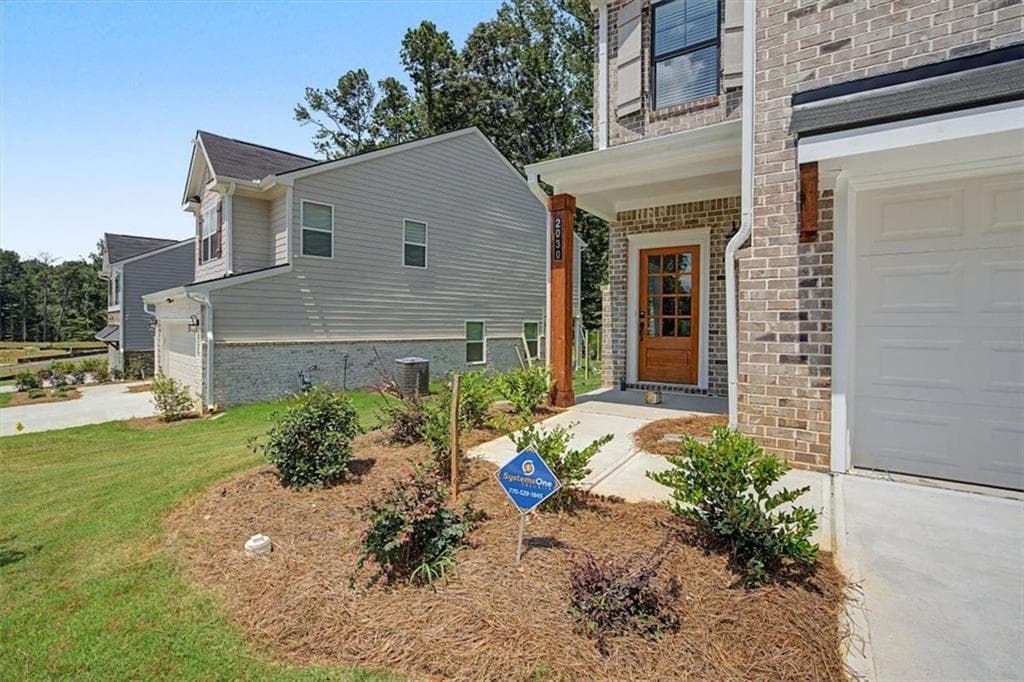 4 bedroom, 3 bathroom, 1,912 sq ft single family residence for sale at 2030 Linda Drive, Austell, GA 30168 — photo 5