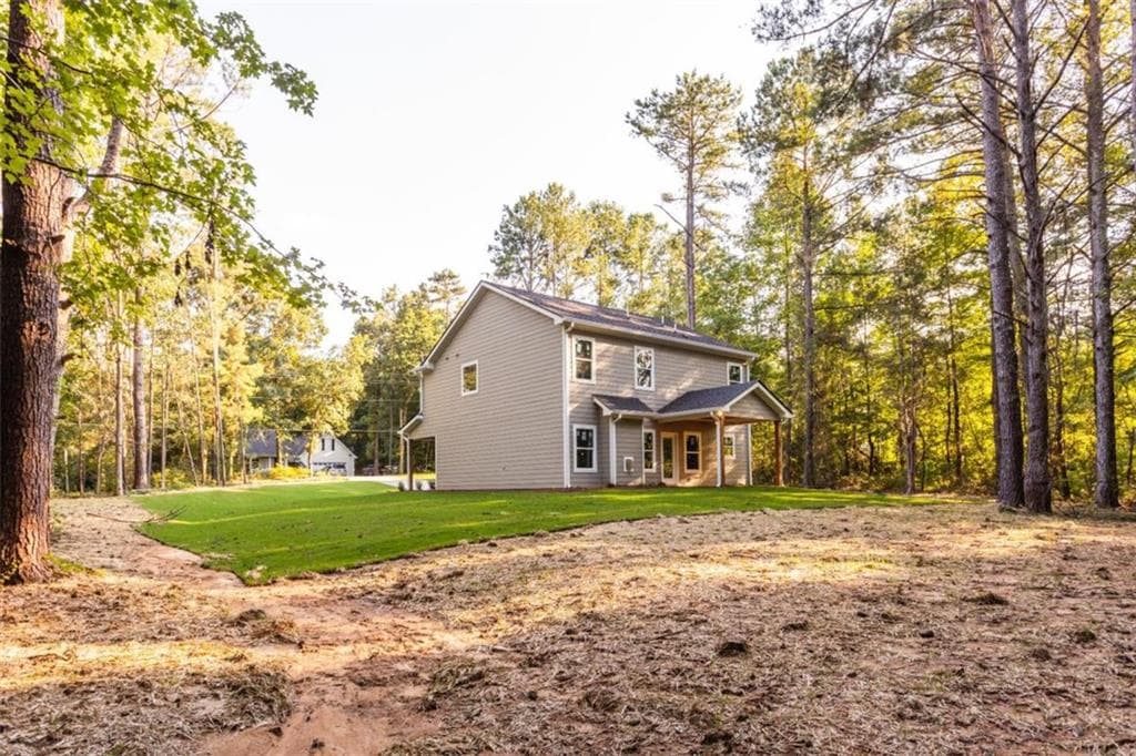 4 bedroom, 3 bathroom, 2,205 sq ft single family residence for sale at 3705 Stone Lea Drive, Oxford, GA 30054 — photo 4