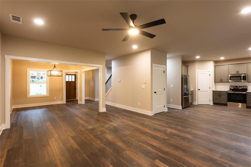 4 bedroom, 3 bathroom, 2,205 sq ft single family residence for sale at 3705 Stone Lea Drive, Oxford, GA 30054 — photo 5