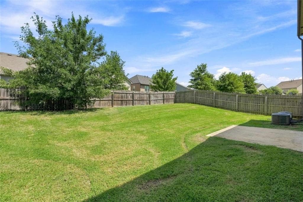 5 bedroom, 5 bathroom, 2,082 sq ft single family residence under contract at 620 Emporia Loop, Mcdonough, GA 30253 — photo 3