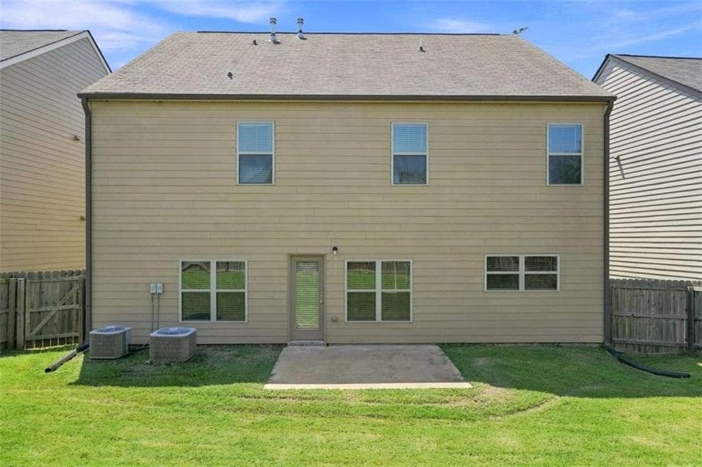 5 bedroom, 5 bathroom, 2,082 sq ft single family residence under contract at 620 Emporia Loop, Mcdonough, GA 30253 — photo 4