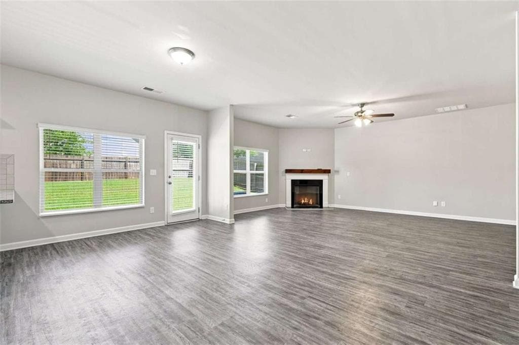 5 bedroom, 5 bathroom, 2,082 sq ft single family residence under contract at 620 Emporia Loop, Mcdonough, GA 30253 — photo 8