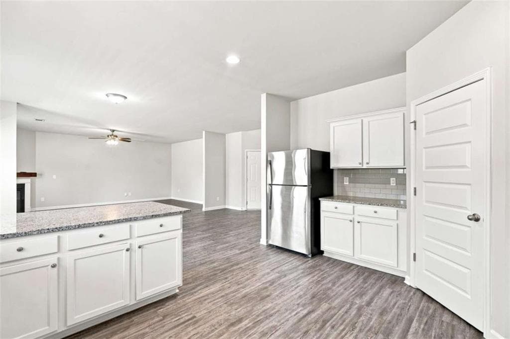 5 bedroom, 5 bathroom, 2,082 sq ft single family residence under contract at 620 Emporia Loop, Mcdonough, GA 30253 — photo 10