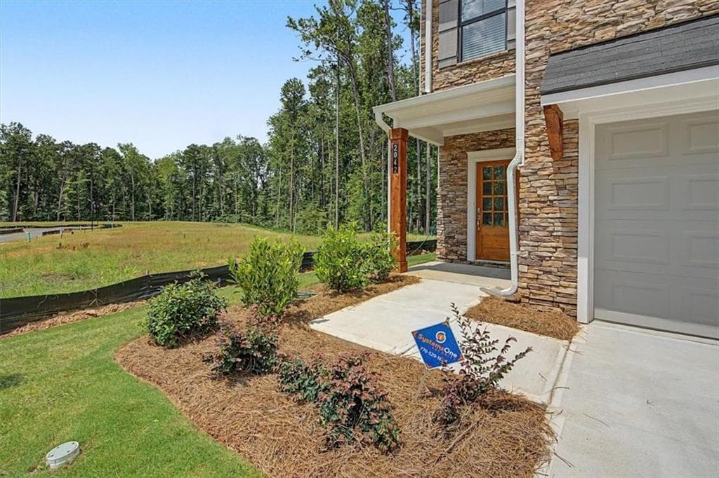 4 bedroom, 3 bathroom, 1,912 sq ft single family residence for sale at 2042 Linda Drive, Mableton, GA 30126 — photo 5