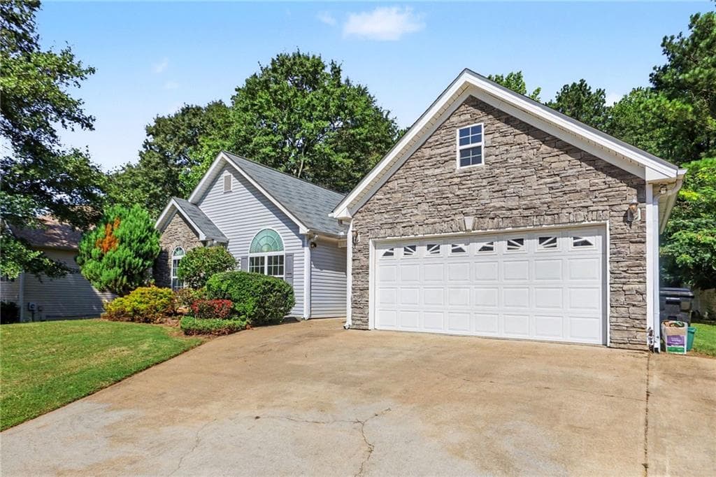 3 bedroom, 2 bathroom, 2,289 sq ft single family residence for sale at 187 Ivey Lake Parkway, Temple, GA 30179 — photo 2