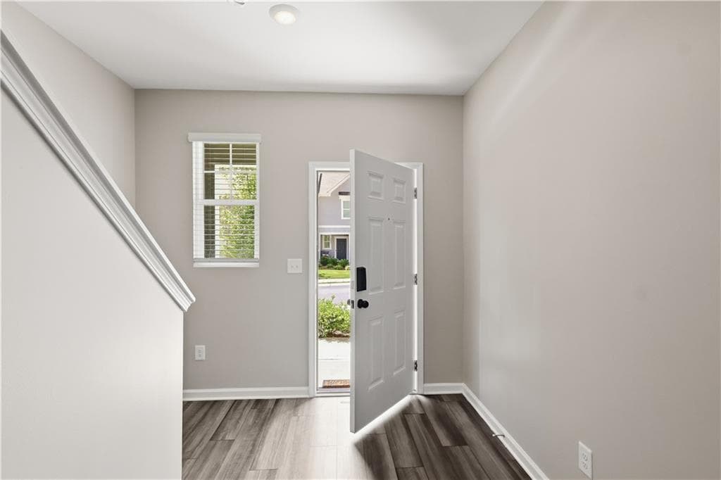 3 bedroom, 3 bathroom, 1,421 sq ft townhouse for sale at 2554 Coventry Street, Atlanta, GA 30331 — photo 3