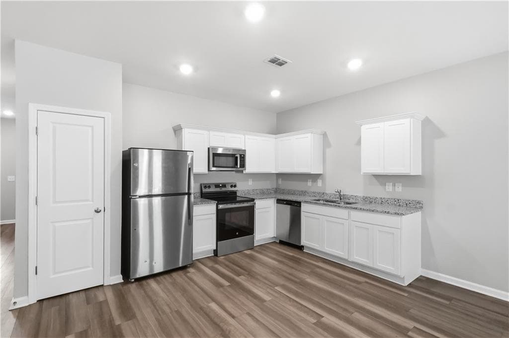 3 bedroom, 3 bathroom, 1,421 sq ft townhouse for sale at 2554 Coventry Street, Atlanta, GA 30331 — photo 6