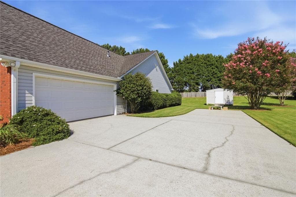 4 bedroom, 2 bathroom, 2,734 sq ft single family residence under contract at 1408 Hidden Cove, Loganville, GA 30052 — photo 5