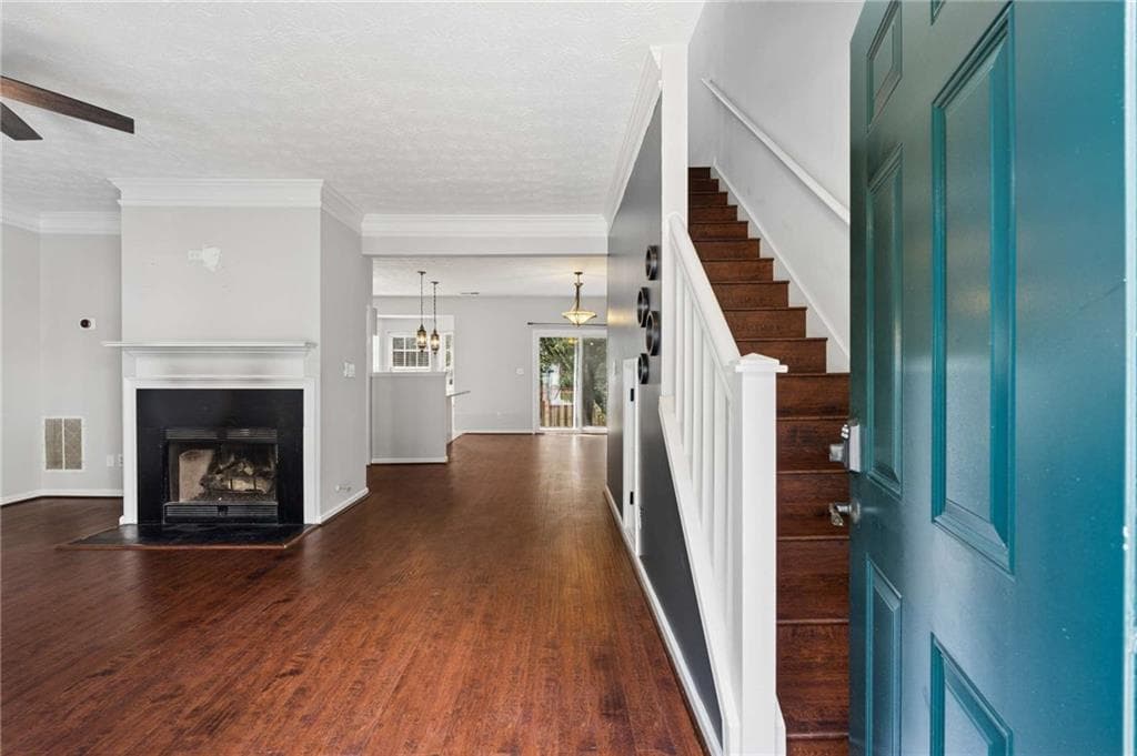 3 bedroom, 3 bathroom, 1,420 sq ft townhouse for sale at 2076 Pinnacle Pointe Drive, Norcross, GA 30071 — photo 2