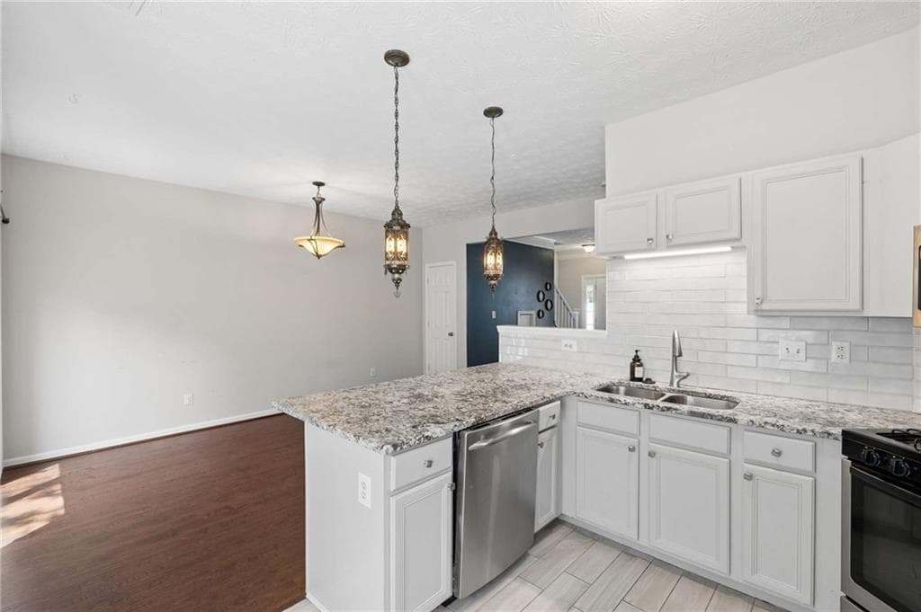 3 bedroom, 3 bathroom, 1,420 sq ft townhouse for sale at 2076 Pinnacle Pointe Drive, Norcross, GA 30071 — photo 5
