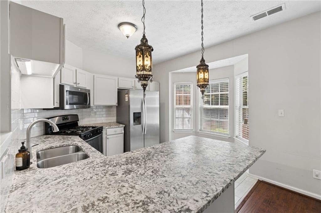 3 bedroom, 3 bathroom, 1,420 sq ft townhouse for sale at 2076 Pinnacle Pointe Drive, Norcross, GA 30071 — photo 6