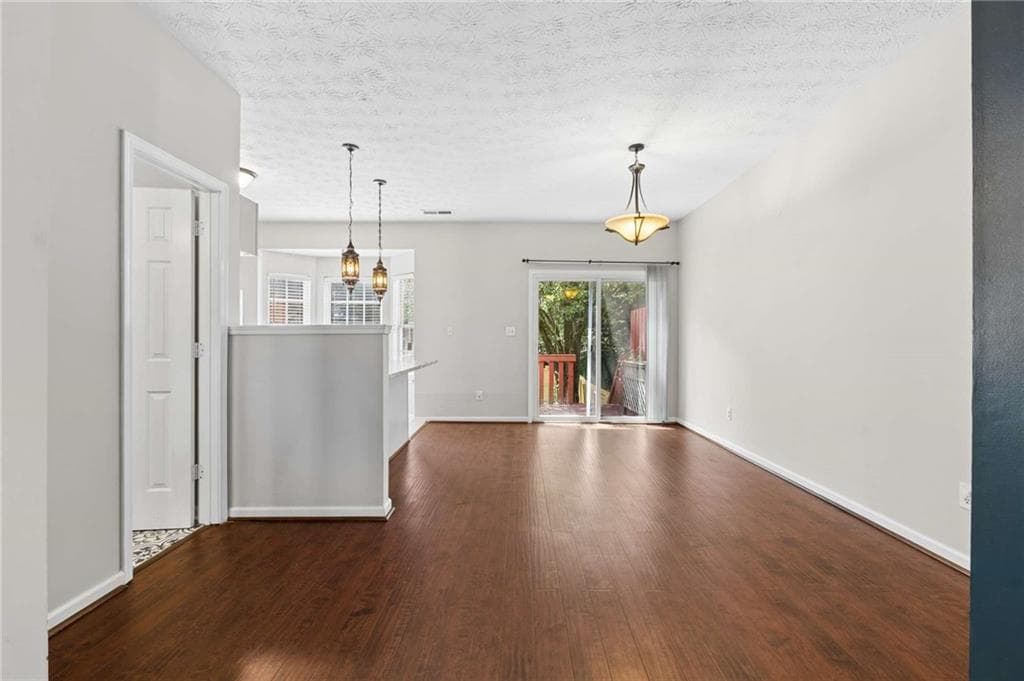 3 bedroom, 3 bathroom, 1,420 sq ft townhouse for sale at 2076 Pinnacle Pointe Drive, Norcross, GA 30071 — photo 9
