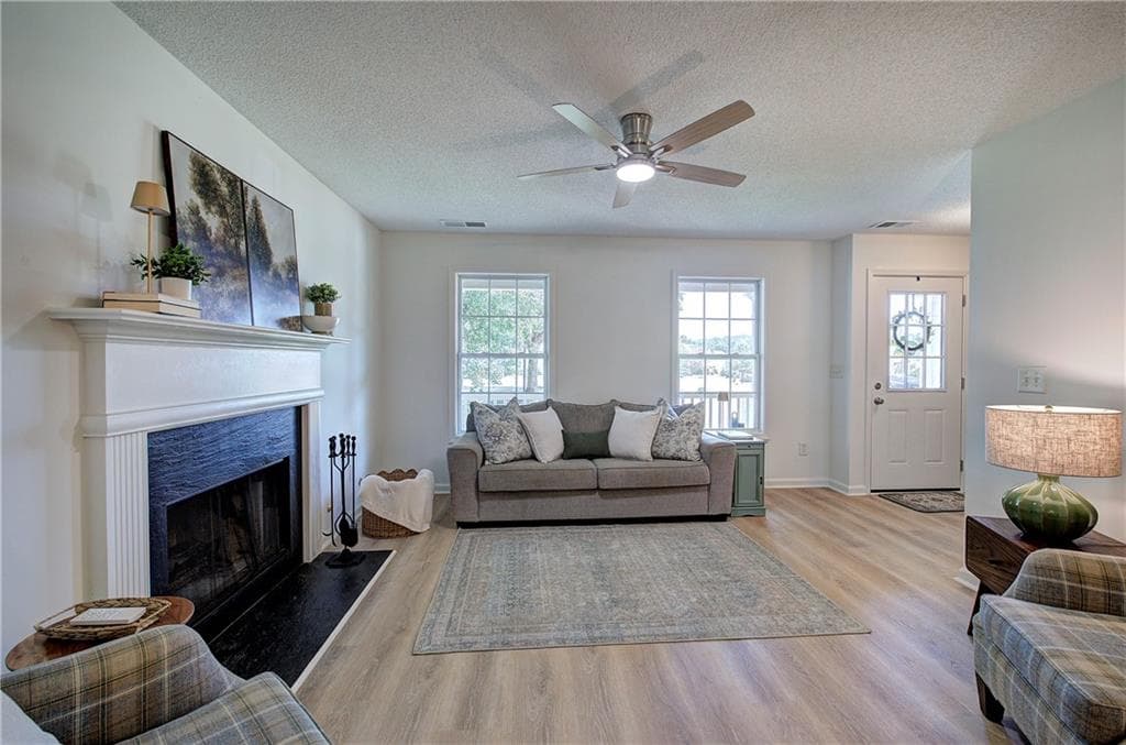 4 bedroom, 3 bathroom, 1,784 sq ft single family residence for sale at 27 Carrington Trace, Cartersville, GA 30121 — photo 9